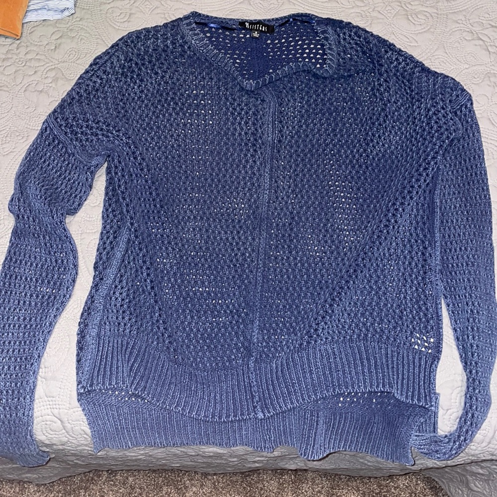 Sisters Blue Washed Sweater Size S! NEVER WORN!!